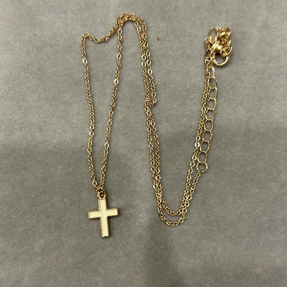 New beautiful gold cross with off white enamel on cross - Picture 4 of 5